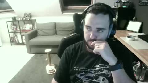 Snapshot of elmo__91 chatting on 11.10.25 Elmo online show from 11.10.25