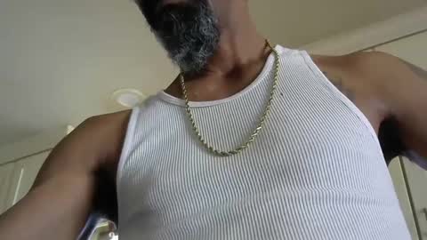 Snapshot of elparador chatting on 02.02.25 El Parador online show from 02.02.25