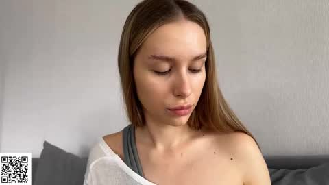 Elysia online show from 10.21.25