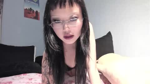 Snapshot of elysiaemmure chatting on 11.09.25 Elysia online show from 11.09.25