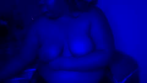 Snapshot of emberjoywoods chatting on 11.01.25 Empress Ember online show from 11.01.25