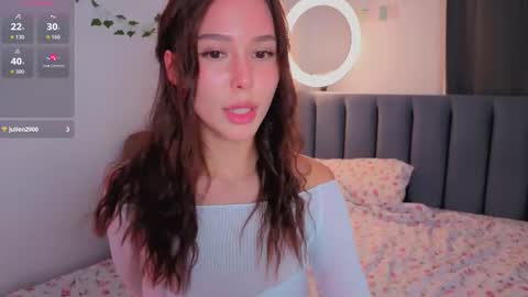 Snapshot of emelia_fox chatting on 09.17.25 Emmy the sly little fox HTP is open an unforgettable show awaits you. I undress in private online show from 09.17.25