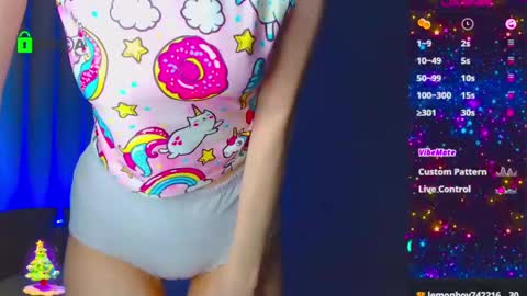 Snapshot of emelycrystal chatting on 02.07.25 Emely online show from 02.07.25