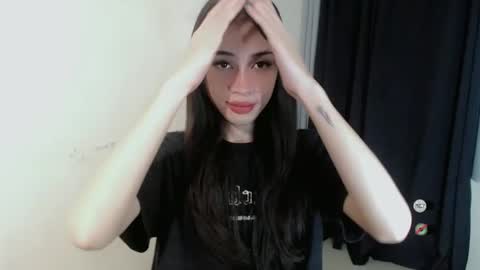 Snapshot of emelyn_fuckdoll chatting on 01.26.25 Scarlett online show from 01.26.25