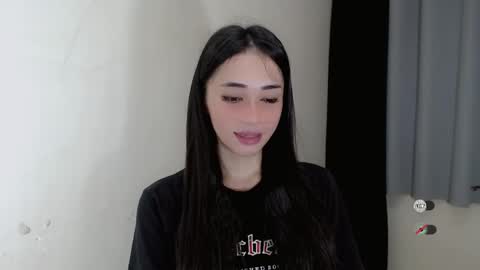 Snapshot of emelyn_fuckdoll chatting on 02.10.25 Scarlett online show from 02.10.25