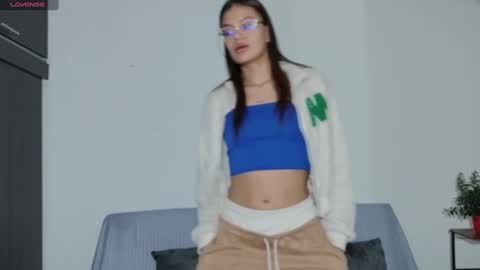 Snapshot of emerald_sparkles chatting on 09.10.25 sabrina online show from 09.10.25