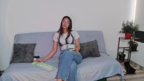 Snapshot of emerald_sparkles chatting on 09.13.25 sabrina online show from 09.13.25