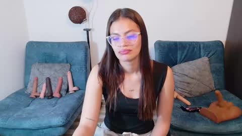 Snapshot of emerald_sparkles chatting on 10.02.25 sabrina online show from 10.02.25