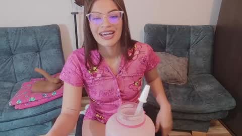 Snapshot of emerald_sparkles chatting on 10.10.25 sabrina online show from 10.10.25