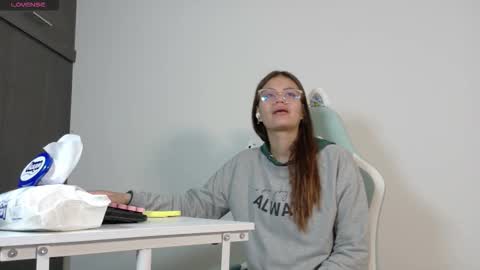 Snapshot of emerald_sparkles chatting on 10.19.25 sabrina online show from 10.19.25