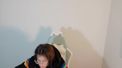 Snapshot of emerald_sparkles chatting on 11.03.25 sabrina online show from 11.03.25