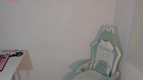 Snapshot of emerald_sparkles chatting on 11.16.25 sabrina online show from 11.16.25