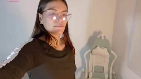 Snapshot of emerald_sparkles chatting on 11.22.25 sabrina online show from 11.22.25