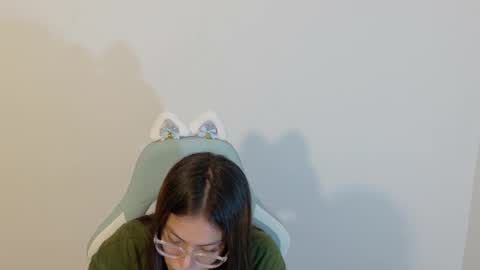 Snapshot of emerald_sparkles chatting on 11.30.25 sabrina online show from 11.30.25