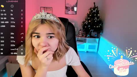 Snapshot of emi_joy chatting on 01.06.25 Emily follow me online show from 01.06.25