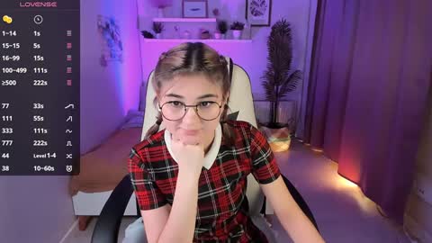 Snapshot of emi_joy chatting on 01.19.25 Emily follow me online show from 01.19.25