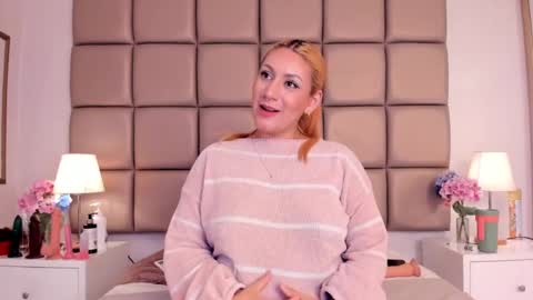 Snapshot of emiily_roberts1 chatting on 01.16.25 EMILY ROBERTS online show from 01.16.25