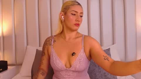 EMILY ROBERTS online show from 11.27.25