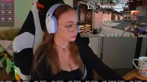 Emili online show from 11.21.25