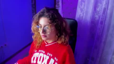 Snapshot of emili_rouse_ chatting on 09.17.25 Emy online show from 09.17.25