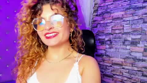 Snapshot of emili_rouse_ chatting on 09.23.25 Emy online show from 09.23.25