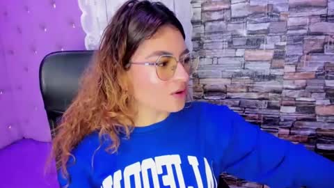 Snapshot of emili_rouse_ chatting on 09.30.25 Emy online show from 09.30.25