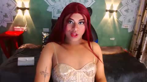 Snapshot of emili_roux chatting on 01.12.25 Emili roux online show from 01.12.25