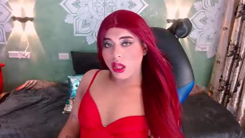 Snapshot of emili_roux chatting on 01.17.25 Emili roux online show from 01.17.25