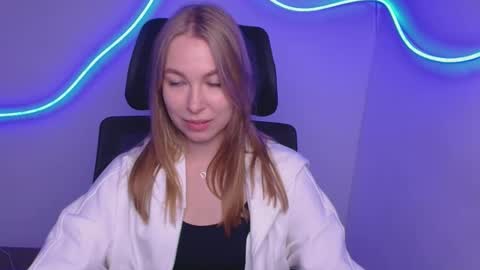 Emilia online show from 09.22.25