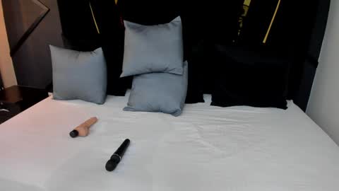 Snapshot of emiliee_xx chatting on 12.30.24 Emillie online show from 12.30.24