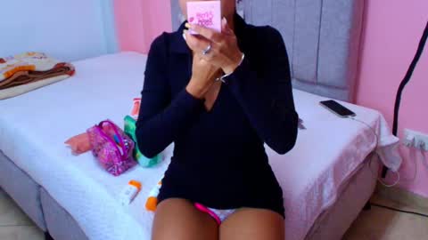 Snapshot of emily__parker__ chatting on 10.08.25 E M I L Y online show from 10.08.25