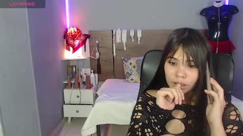 Snapshot of emily_beltonn chatting on 12.24.24 online show from 12.24.24