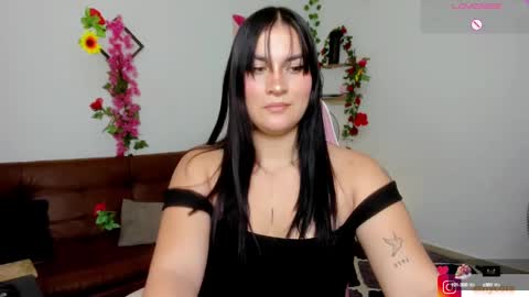 Snapshot of emily_coraline chatting on 02.17.25 Emily online show from 02.17.25