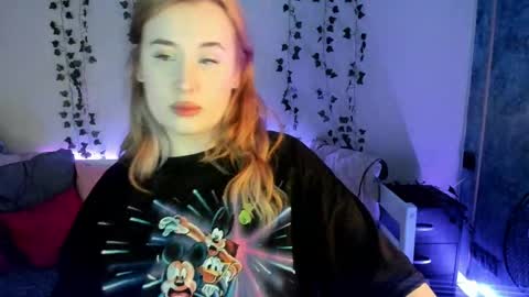 Snapshot of emily_gin chatting on 02.20.25 EMILY online show from 02.20.25