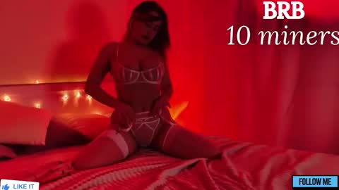 Snapshot of emily_gin chatting on 10.01.25 EMILY online show from 10.01.25