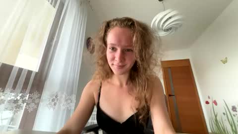 Snapshot of emily_in_parisss chatting on 10.16.25 Emily  online show from 10.16.25
