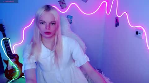 Lia online show from 10.24.25