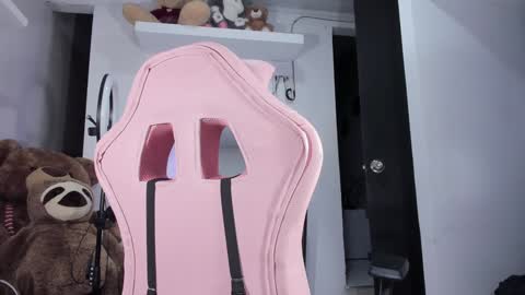 emily_palmeer online show from 12.31.24