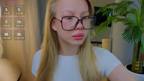 Snapshot of emily_shepard chatting on 09.24.25 emily shepard online show from 09.24.25