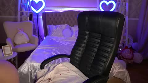 Emy online show from 03.04.25