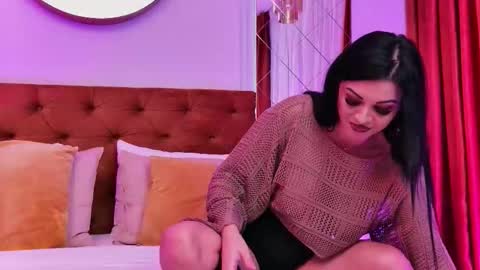 Snapshot of emilycolle_ chatting on 10.19.25 Emily online show from 10.19.25