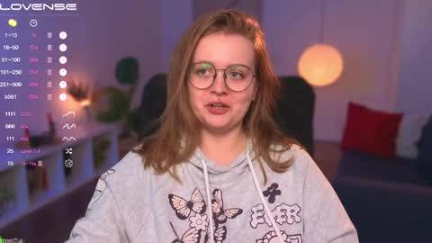 Snapshot of emilyforelsket chatting on 02.19.25 Emily online show from 02.19.25
