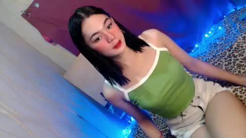 Snapshot of emilyfuckers chatting on 01.03.25 ariane online show from 01.03.25