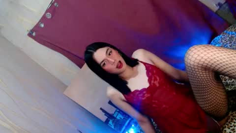 Snapshot of emilyfuckers chatting on 01.04.25 ariane online show from 01.04.25