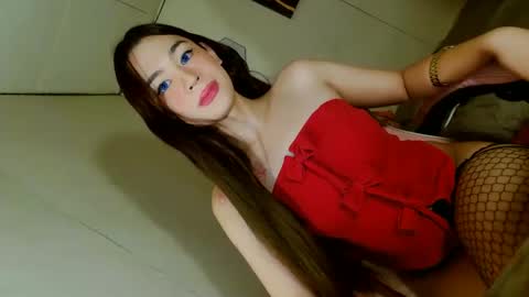 Snapshot of emilyfuckers chatting on 11.01.25 ariane online show from 11.01.25