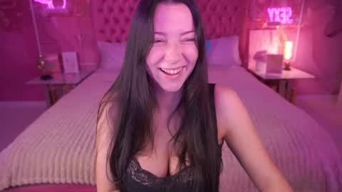 Snapshot of emilyhalls chatting on 10.22.25 Emily online show from 10.22.25