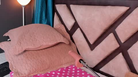 Emily Jhonson online show from 01.25.25