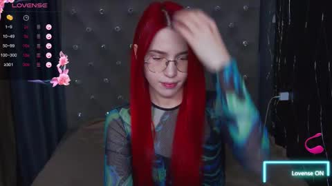 Snapshot of emilykents chatting on 09.30.25 EmilyKents online show from 09.30.25