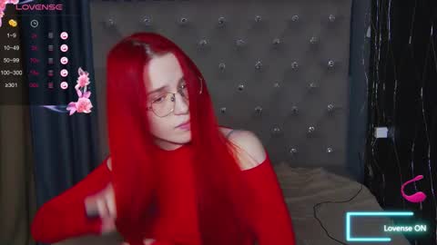 Snapshot of emilykents chatting on 10.06.25 EmilyKents online show from 10.06.25