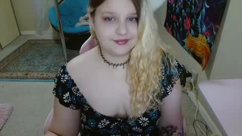Snapshot of emilyshaze chatting on 01.28.25 emily haze online show from 01.28.25